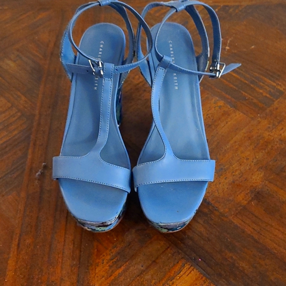 Summer wedges